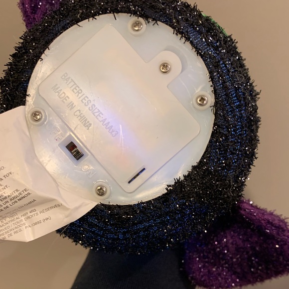 Halloween Light Up Pals, Bat, Like New Not InnOriginal Packaging,Includes 3- AAA - Picture 9 of 11